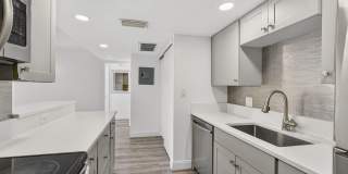 612 Executive Center Drive Gallery 8