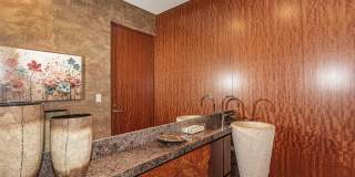 Exquisite Waterfront Gem. Gallery 9