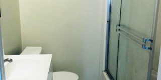 Large House w/ off-street parking & 3 BATHROOMS! Gallery 22