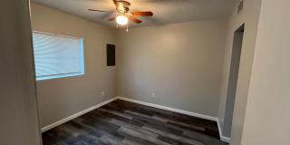 One bedroom one bath apartment in Alton Gallery 5