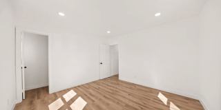 2925 West Shorb Street Gallery 22