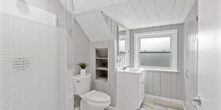 Quaint 4 Bed Cap Cod in Kettering Gallery 22
