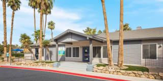 2900 Lux Apartment Homes Gallery 22