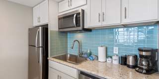 Full Ocean View, Fully Furnished Condo |Across from Surf Beach|Pool |Renovated |Heart of Kihei Gallery 17