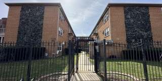 1727 W TOUHY Avenue Gallery 1