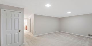 2852 YARN Court Gallery 36
