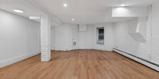 16 Yarmouth St., 1 Gallery 4