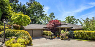 Luxury Mercer Island Retreat | Lake Views & Minutes to Seattle!!! Gallery 1
