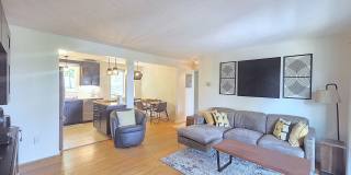 $1,950 - 2 Bed / 1 Bath Fully Furnished Condo in Secure Building in Rockwood/Manito Neighborhood Gallery 13