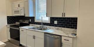 41 South Oakley Avenue Gallery 8