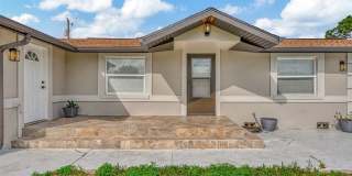 **THE RENT INCLUDES GROUNDS CARE, WATER AND ELECTRIC! ** BEAUTIFUL 2 BEDROOM 1 BATHROOM TRIPLEX LOCATED MINUTES FROM THE WARM MINERAL SPRINGS! Gallery 1