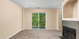 Modern 2 Bedroom Condo Featuring Main Level Bonus Room and Two Ensuite Bedrooms Gallery 10