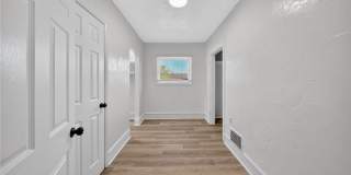 511 Brown Street Gallery 16