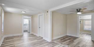 $1795 3br/1bath CUTE House w/ HUGE YARD Gallery 3