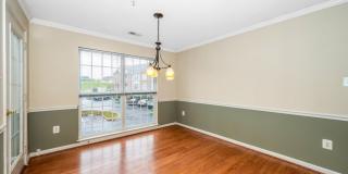 Excellent Elevator Condo for Lease Gallery 9