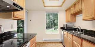 Location, Location, Location 3-bedroom Sammamish Bluffs Condo Location, Location, Location 3-bedroom Sammamish Bluffs Condo Gallery 9