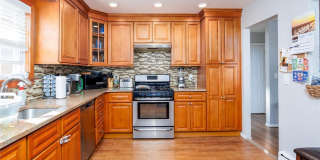 552 E Walnut Street Gallery 4