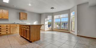 4 Bedroom 2.5 Bath Townhome near Centennial Park! Fenced Yard! Gallery 7