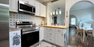 Stunning 3 bedroom, 2 bath home AVAILABLE NOW! Gallery 10