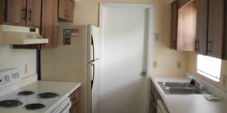 Beautiful 2x2 Downtown Gallery 1