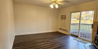 2bd/1bth Duplex in Kent with detached garage Gallery 6