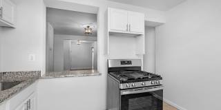 Beautifully Renovated 3 Bedroom 2.5 Bathroom Rental with study in McElderry Park VOUCHER Holders Wanted Gallery 6
