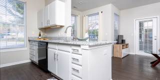 Linden Square Gallery 90