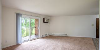 Pineview Apartments - White Bear Lake Gallery 1