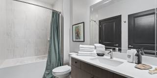 Axis Midtown Gallery 10