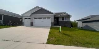 Bright & modern main floor living in newer home! Gallery 1