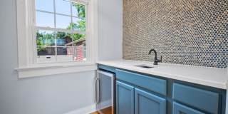 Beautiful 3BR house- perfect roommate set up! 1/2 price security deposit with qualified application Gallery 26