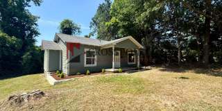 Newly Renovated 2 Bedroom, 1 Bathroom Home! Gallery 3