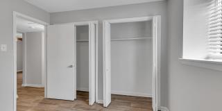 Glen Oaks Apartments Gallery 13