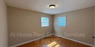 2027 S Kentwood Gallery 12