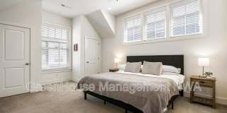 636 SW B ST Gallery 28