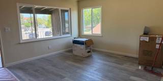 DOWNTOWN APARTMENT REDONE TO THE 10'S!!! Gallery 5