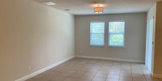 Beautiful 4/3 with fenced yard in Hunters Creek! Available August 2026 Gallery 4