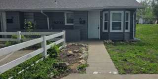 Charming & Light-Filled 2-Bedroom Duplex! Gallery 1