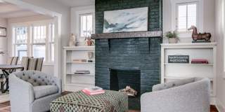 FULLY UPDATED - 4Bedroom on the Arkansas Side Gallery 1