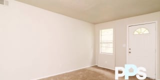1126 Maple St Gallery 8