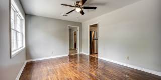 FREE MONTH RENT! Freshly Updated 3 Bedroom House Gallery 7