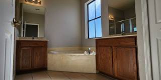 Spacious 3BR Townhome in Gated Portofino Meadows – Prime Location Near Orlando & Disney Gallery 26