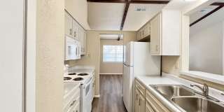 8211 Creekline Dr Gallery 14