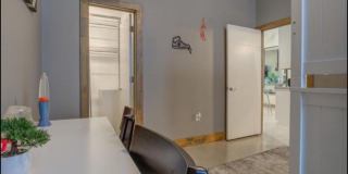 1542 N Alamo Gallery 8