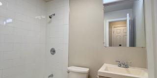 Fully Renovated Modern Apartments Gallery 18