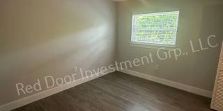 Updated and Upgraded Spacious 1/1 Apartment in the Mills/50 District Gallery 15