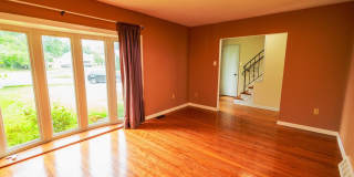 300 MACCLELLAND Avenue Gallery 10