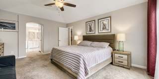 Stunning 4 bed, 4 bath on Corner Lot! Available Mid-August! Gallery 20