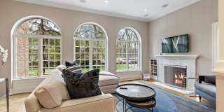 285 W Westminster Avenue Gallery 16