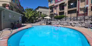 Fully Furnished 3-Bedroom Townhome Resort-Style Community Living Gallery 4